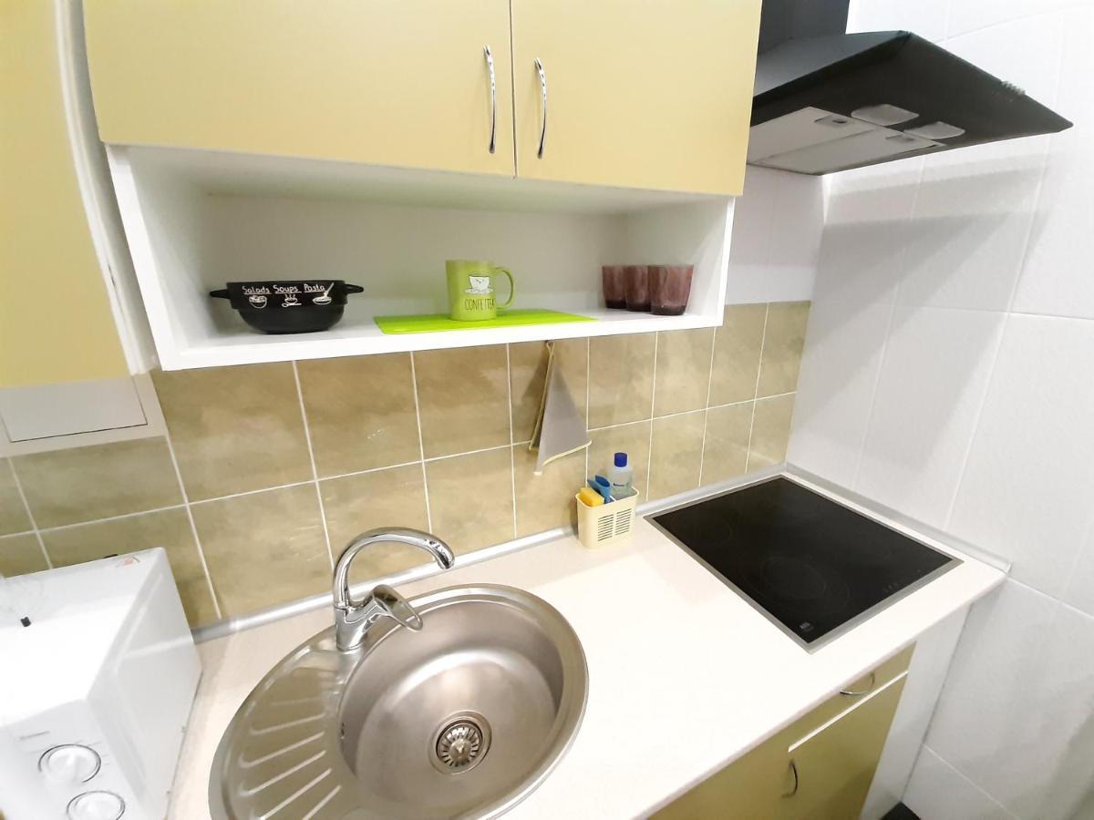 Viva Olive - Студия Со Спальней В Центре Kremenciuk Exterior foto